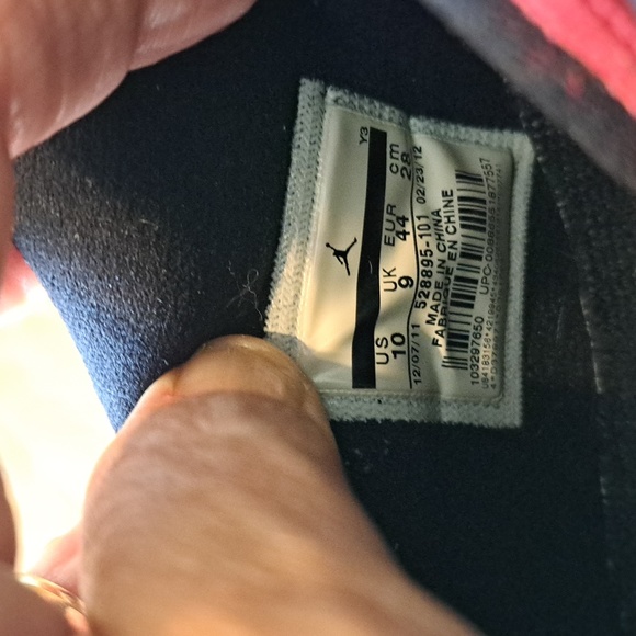 Jordan 11 retro Low Cherry bottom 2012 - Picture 6 of 14